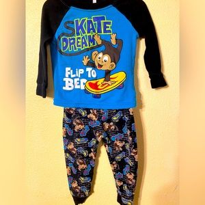 Un-named brand 12M Infant PJ set black & blue W/ little skate boarding monkeys